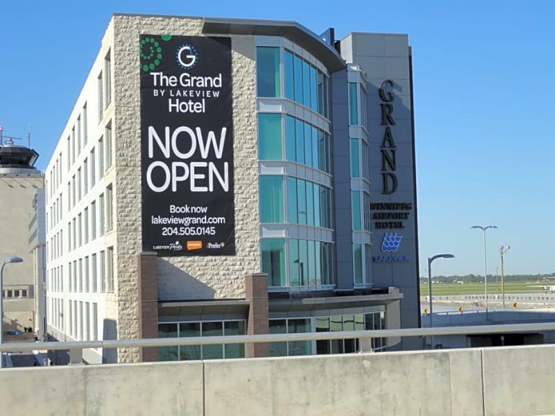 The Grand Winnipeg Airport Hotel By Lakeview ภายนอก รูปภาพ